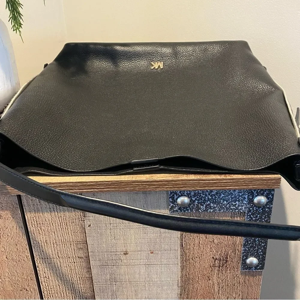Michael Kors Griffin Large Shoulder Bag with additional pouch